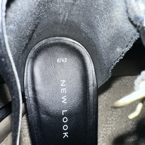 Sleek Blk Sandal - 8UK/42 EU (fits like US10) - Picture 5 of 6